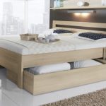 Katil ranjang dengan dua laci besar