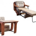 כיסא מיטה עם שולחן שנאי