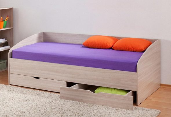 מיטת יחיד עם מגירות