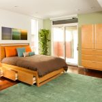 Göra ett kompakt sovrum med bekväm förvaring