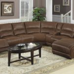 Canapé en cuir marron confortable et spacieux