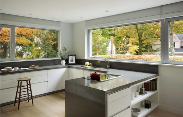 Kök med fönster istället för lådor