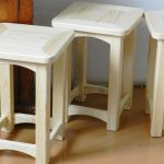Domácí dřevěné stoličky