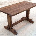 Table en bois pour donner