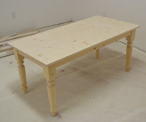 שולחן עם שולחן שולחן קבוע