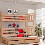 Katil kayu bunk dengan tiga katil
