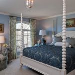 Blue bedspread dicetak untuk katil yang luar biasa