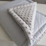 Warm pluche deken met kleine zigzags