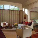 Bambusové záclony v designu obývacího pokoje