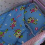 Baby sängkläder för en pojke med egna händer