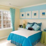 Kék függönyök megnyugtatják és előnyösek a különböző helyiségekben