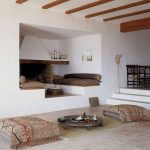 Orientalisk stil rum med sovande och sittande madrasser