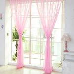Ljusa genomskinliga rosa tulle gardiner