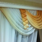 Tre-rad gardinstav för gardiner med lambrequin