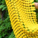 Grande couverture jaune de pompons soleil