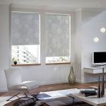 Design av vardagsrum med rullgardiner