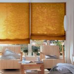 Solar római függönyök egy kényelmes nappaliba