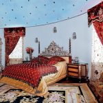 spaziosa camera da letto in stile orientale