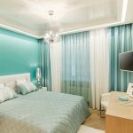 Design della camera da letto con parete turchese