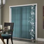 Design dörröppning med orientaliska gardiner