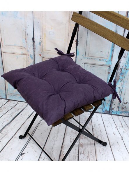 Pehmeä violetti tyyny