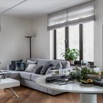 Design del soggiorno con due finestre