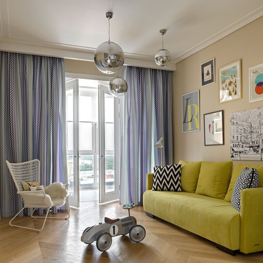 Göra ett stort fönster i vardagsrummet skandinaviskt stil