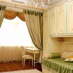 Lambrequin makuuhuoneeseen Provencen tyyliin