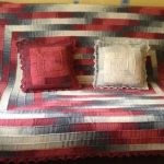 Sarung Plaid untuk sofa dan bantal dalam teknik 10 gelung