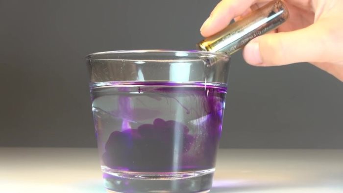 Kálium-permanganát oldása vízben