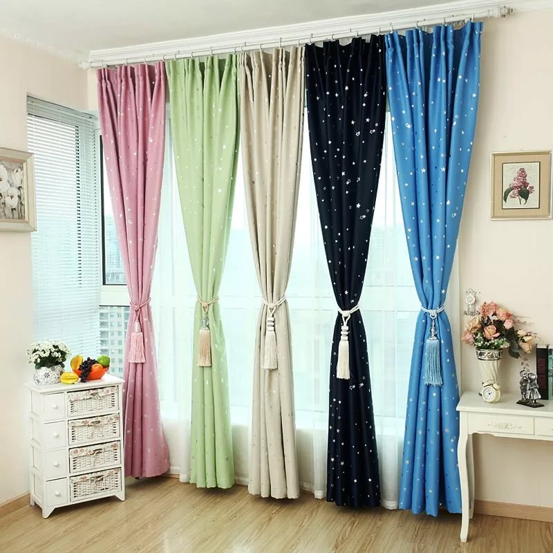 Borstar på gardinerna i olika färger