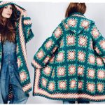 Chique jas met een capuchon van individueel gebreide vierkanten