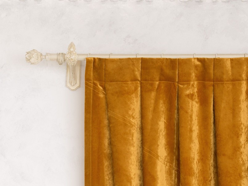 Velvet curtain dengan folded one-sided