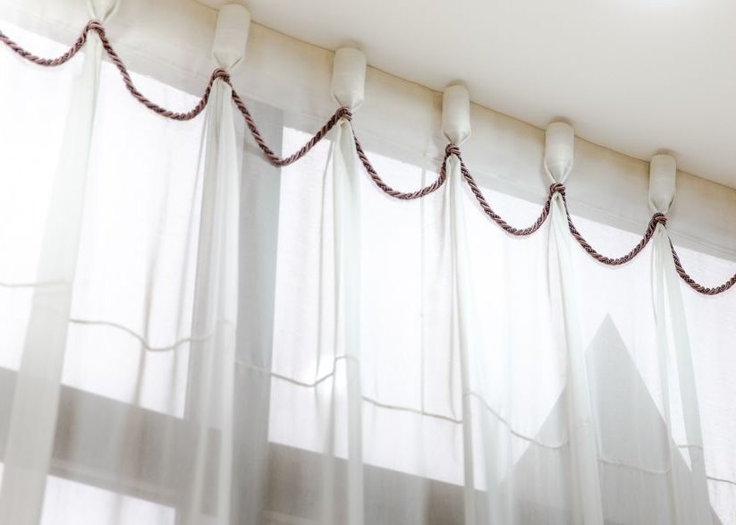 Goblet folds on curtains tulle