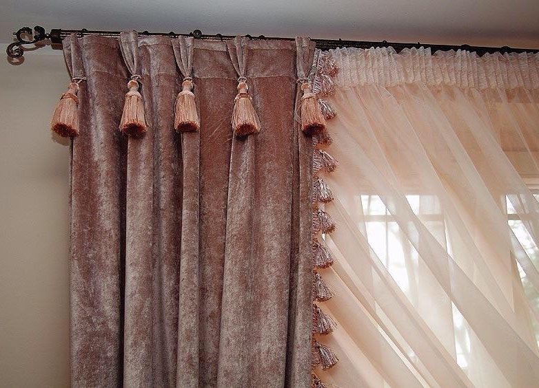Décor topp gardiner tofsar på hängare