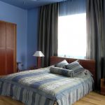 עיצוב חדר השינה עם וילונות בד עבה