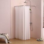 Cabine de douche avec rideau blanc