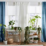 vackra gardiner i lägenhetens designfoto