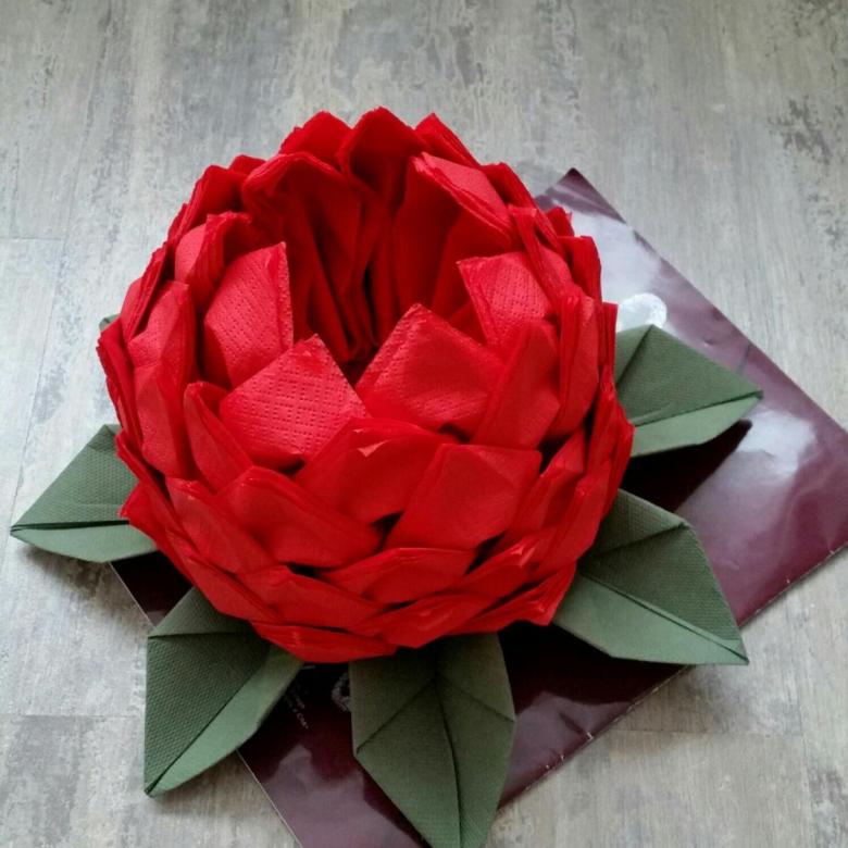 décor de serviette en lotus