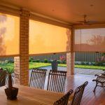 Rideaux translucides denses pour la terrasse d'été