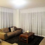beräkning av tyget på gardinerna i lägenheten foto
