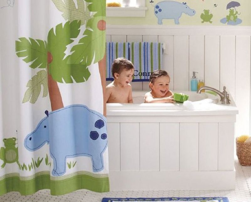 Tendina per doccia modellata per bambini piccoli