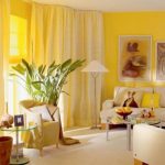 Colore giallo nell'interno del soggiorno