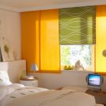 korta gardiner till fönsterbrädan i sovrummet designfoto