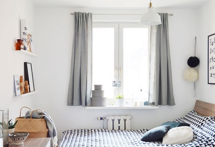 korta gardiner till fönsterbrädan i sovrummet designbilder