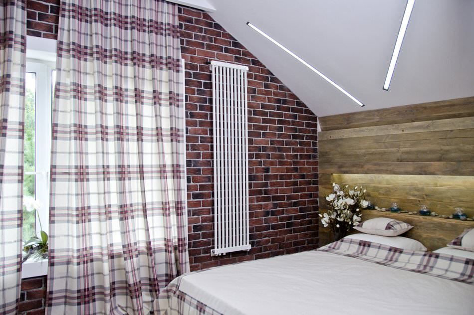 Design della camera da letto mansardata in stile loft