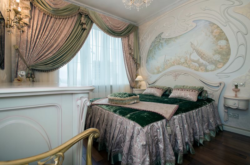עיצוב מודרני בסגנון חדר שינה עם וילונות יפים