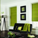 הווילונות בסלון ירוקים