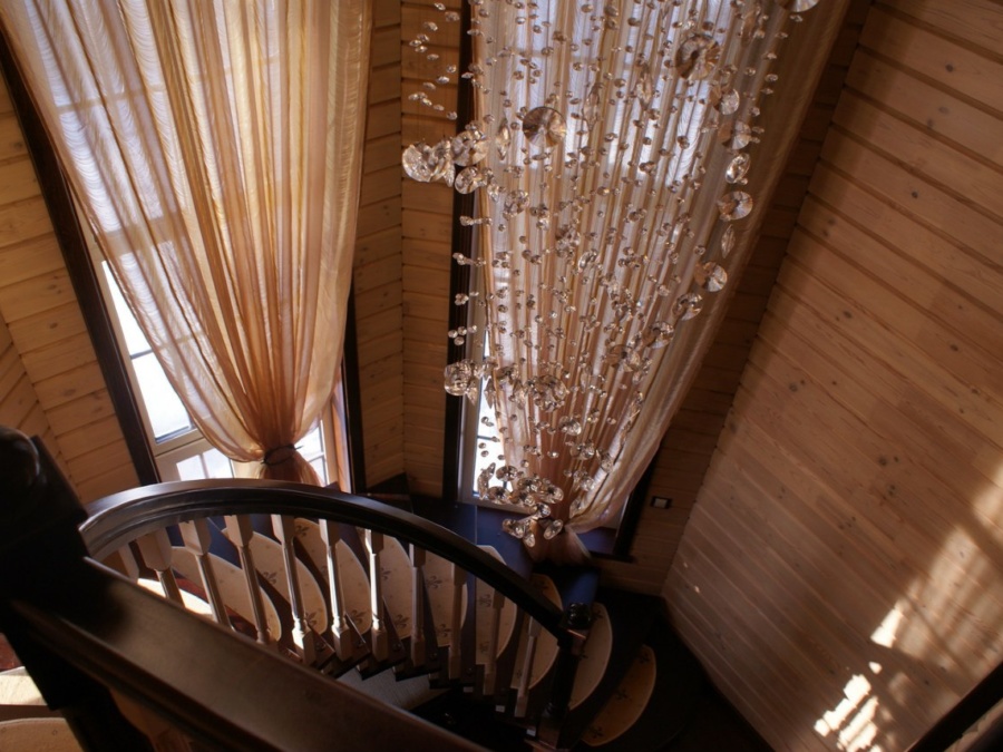 rideaux dans les escaliers