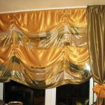 kombinerade gardiner i inredningen